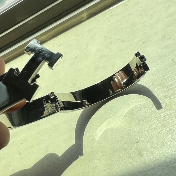 Silver and White Hermès Clic H bracelet - Picture 4 of 10
